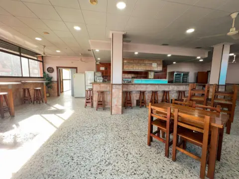 Local comercial en Ronda de Cervantes, 79