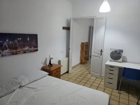 Habitación en calle Dels Amics