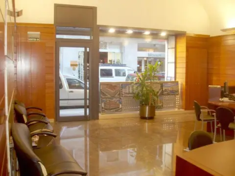 Local comercial en calle Caamaño