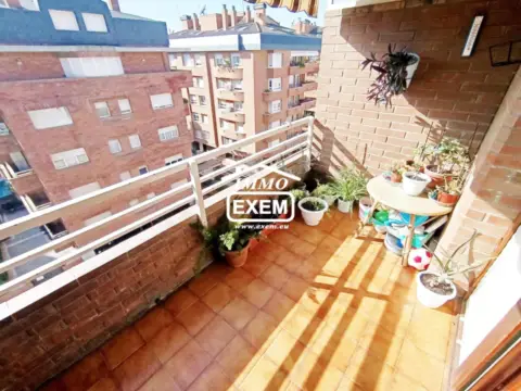Piso en Joc de la Bola-Camps d'Esports