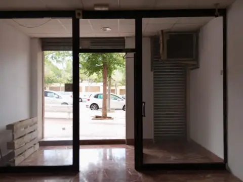Local comercial en Avenida Marquès de Montoliu, 14