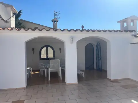 Casa en calle de La Valira, 19