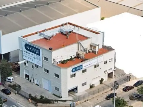 Nau industrial a Sant Feliu de Llobregat