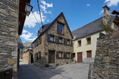 Casa en calle Hont,Dera;Ag.Bagergue