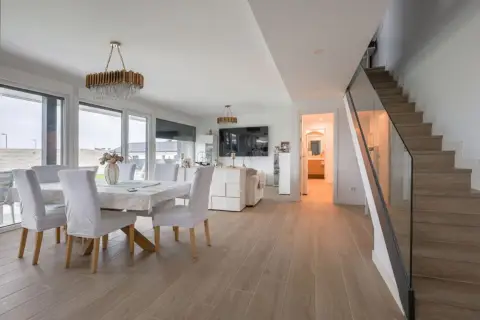 Casa pareada en calle calle Camilo Jose Cela, nº 4