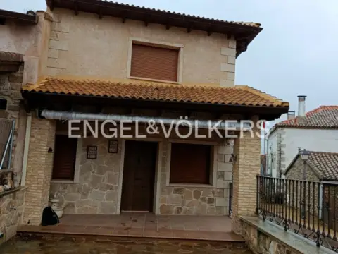 Casa adosada en Navarredonda