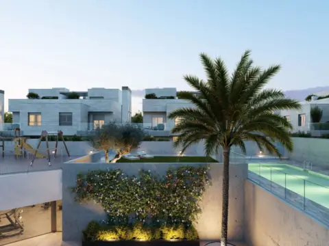 Casa pareada en calle del Emperador Nerón