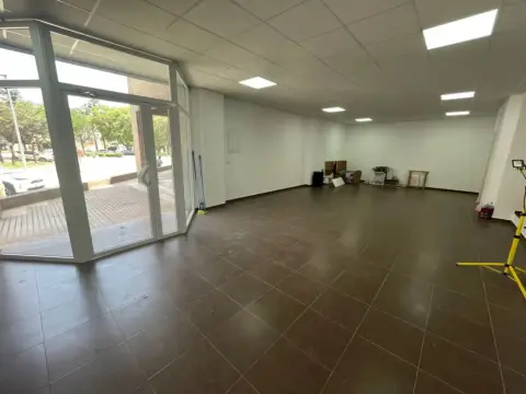 Local comercial en Polígono de Santa Ana-El Plan