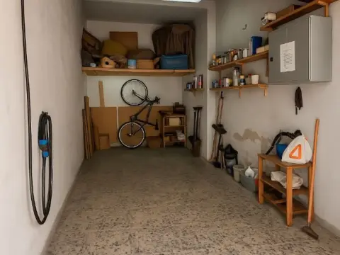 Local comercial en calle de la Paz, 8