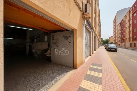 Local comercial en calle de la Paz, 8