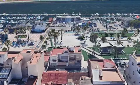 Local comercial en calle Avenida Romería de La Virgen del Carmen, nº 67