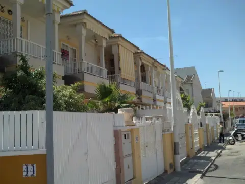 Casa en calle del Río Danubio, 34