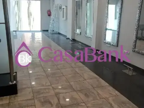 Local comercial en Santa Rosa-Valdeolleros