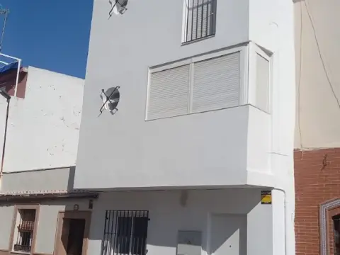 Terraced house in calle de Antonio Machado, 45