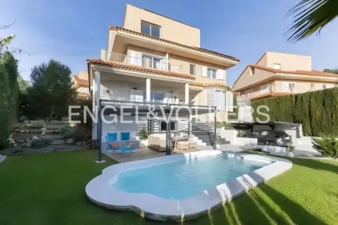 Casa en Chiva