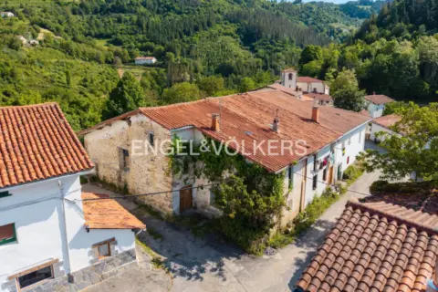 Casa en Barrio de Garin