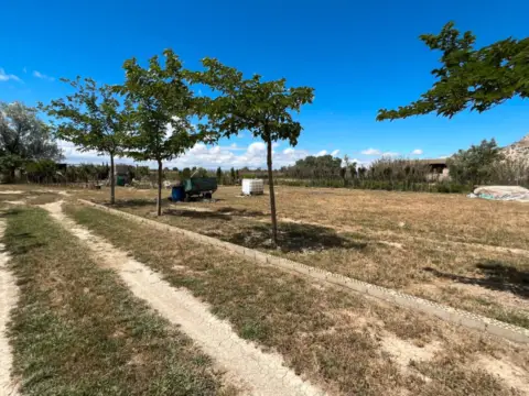 Terreno en Camino de Monzalbarba, 9193