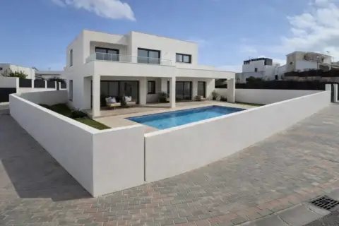 Terreno en calle de Leonor López de Ayala
