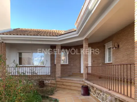 Casa en calle Mencía