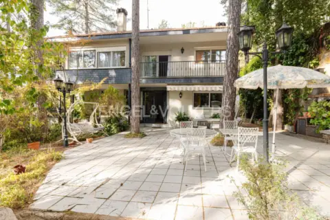 Casa en Abantos-Monte Carmelo-El Rosario