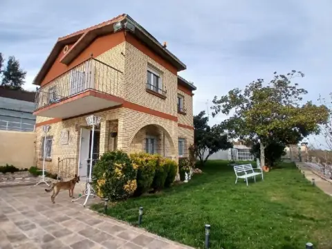 Chalet en Carretera de Albelda de Iregua