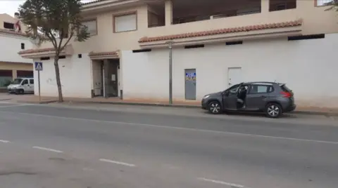 Local comercial en Avenida de Baltasar Garzón, 56