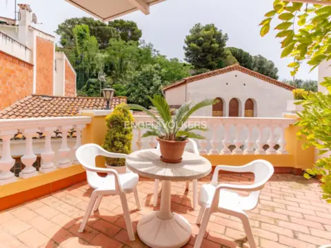Casa adosada en Carrer de Sant Francesc