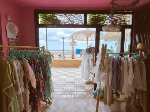 Local comercial en Paseo Marítimo Rey de España, 105