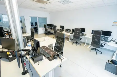Oficina en Establiments