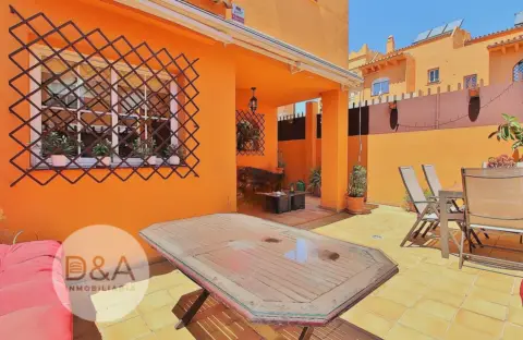 Casa adosada en Torre de Benagalbón