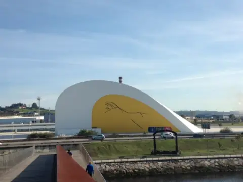 Terreno en Avenida de Oviedo, 11