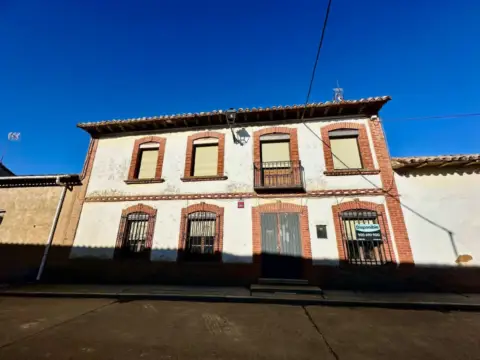 Casa adosada en calle de los Mariscales, 11