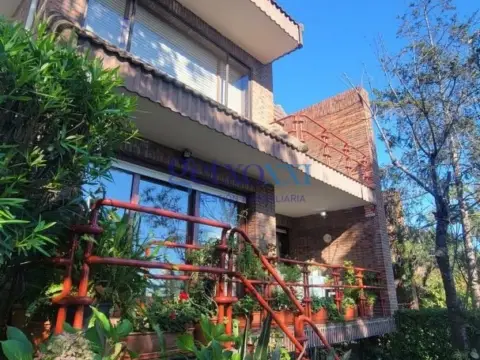 Casa adosada en calle de Independentzia