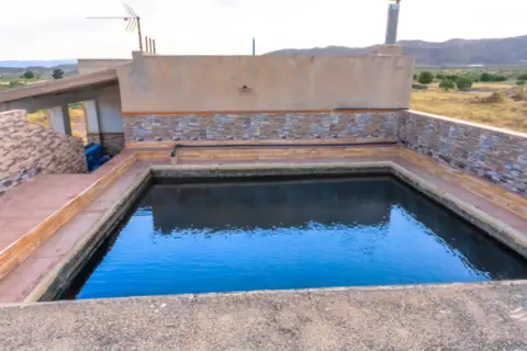 Casa rústica en calle Avenida Ricardo Fabregas