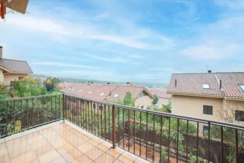 Casa pareada en calle de Juan de Villanueva