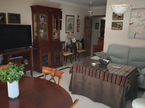 Piso en calle de Marqués del Montemar, 21