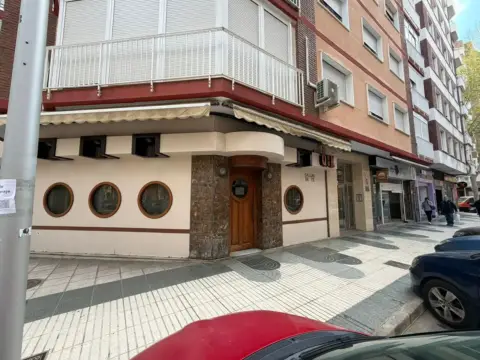 Local comercial en calle calle Manuel Wssell de Guimbarda, nº 38