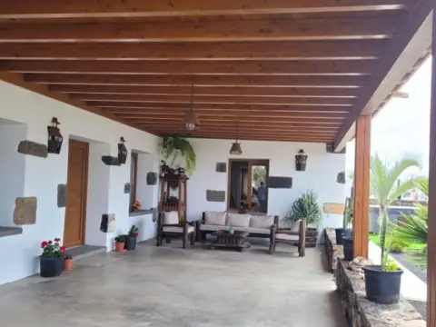 Casa rústica en calle N-A