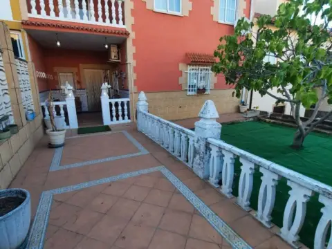 Chalet en calle de Camilo José Cela