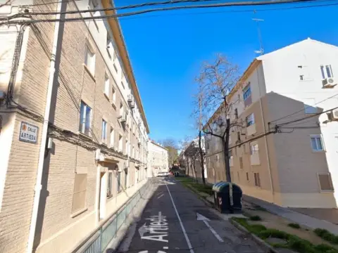 Piso en calle Artieda