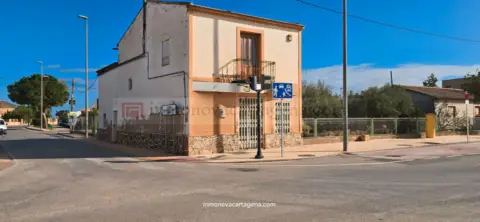Casa en calle Escultor Sánchez Lozano, 1