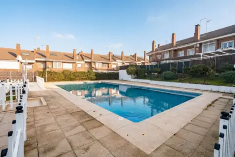 Casa adosada en calle Monte León