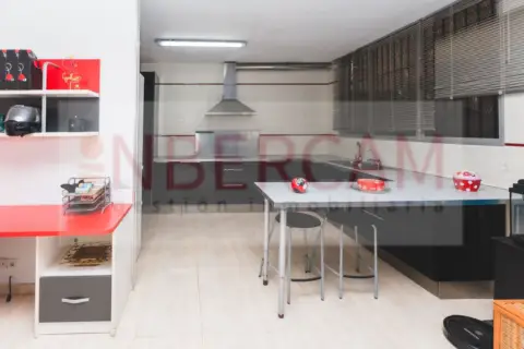 Casa adosada en Barrio Sur