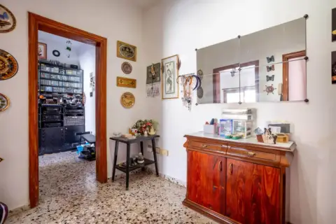 Casa adosada en calle Campo y Tamayo