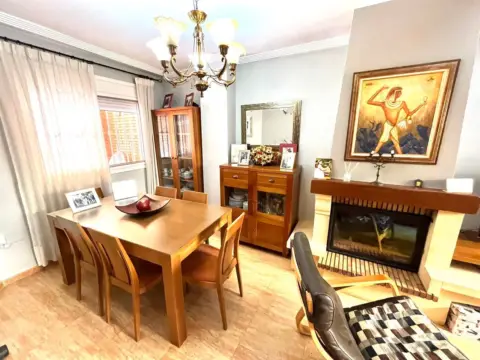 Casa adosada en Centro