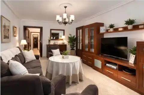 Piso en calle de la República de Brasil