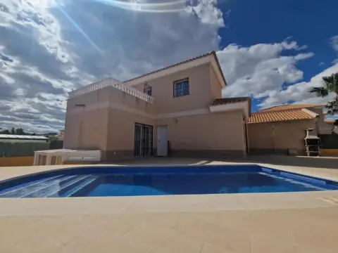 Chalet en calle de Geminis