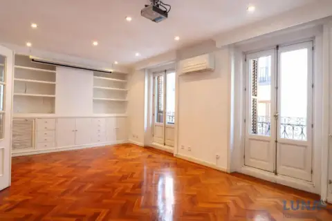 Apartment in Madrid Capital