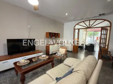 Casa en calle de Ramón de Perellós