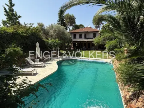 Casa en calle de la Fuente del Rey